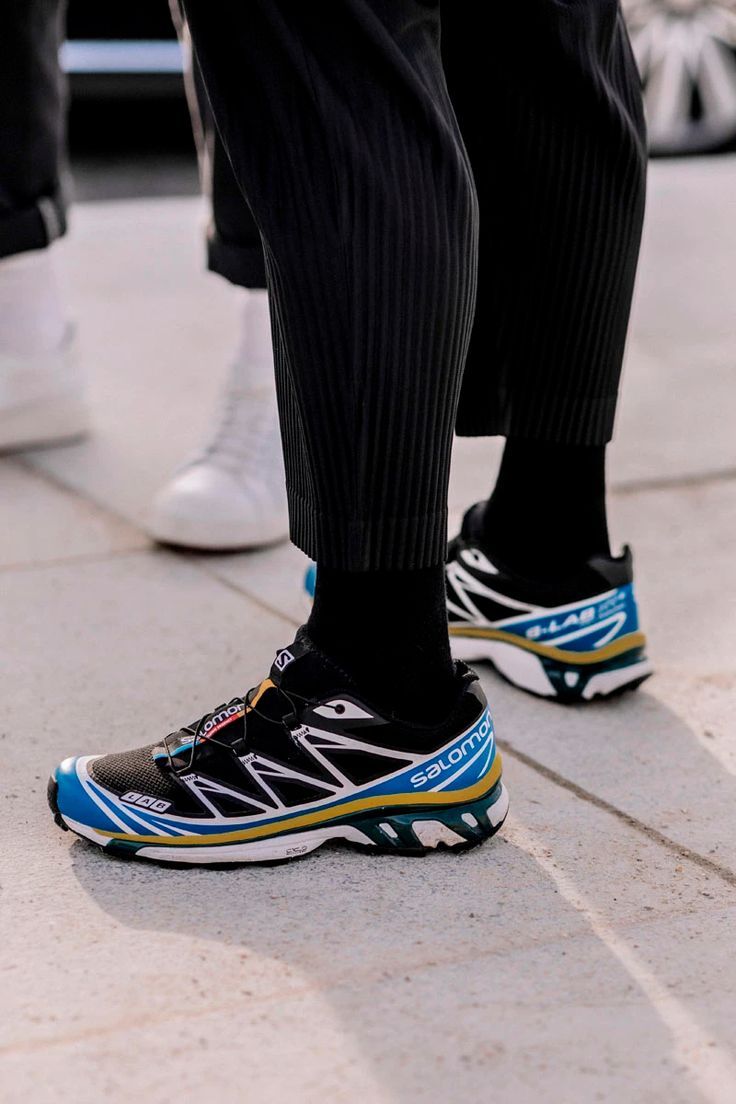 SHOES